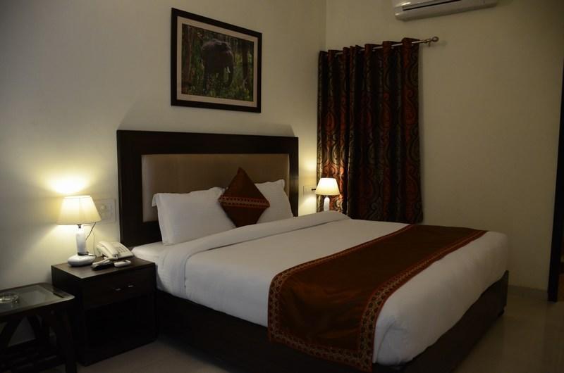 Hôtel Chitra Grand à Haridwār Extérieur photo